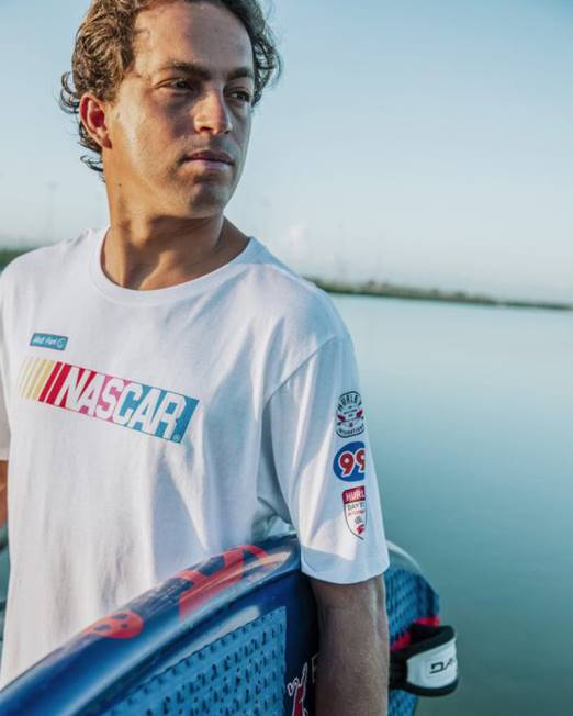 hombres Hurley blanco camiseta de manga corta con parche nascar x daily ropa 8L2D261